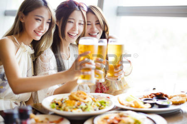 women drinking beer