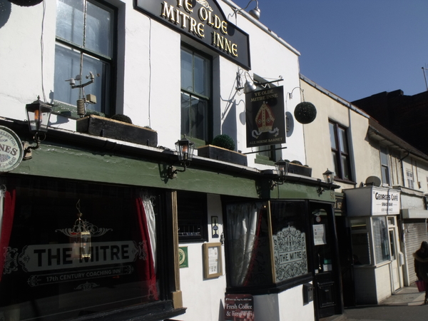 Olde Mitre