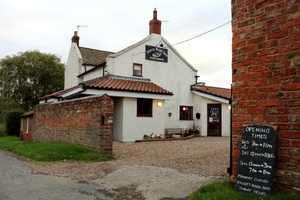 The tide goes out at the Ferry Boat Inn