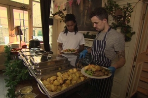 London pub welcomes homeless at Xmas