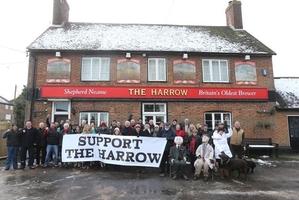 Pub campaigners win top award